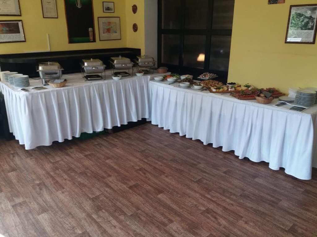 Restaurace-Penzion U Pilota Kněževes Bagian luar foto